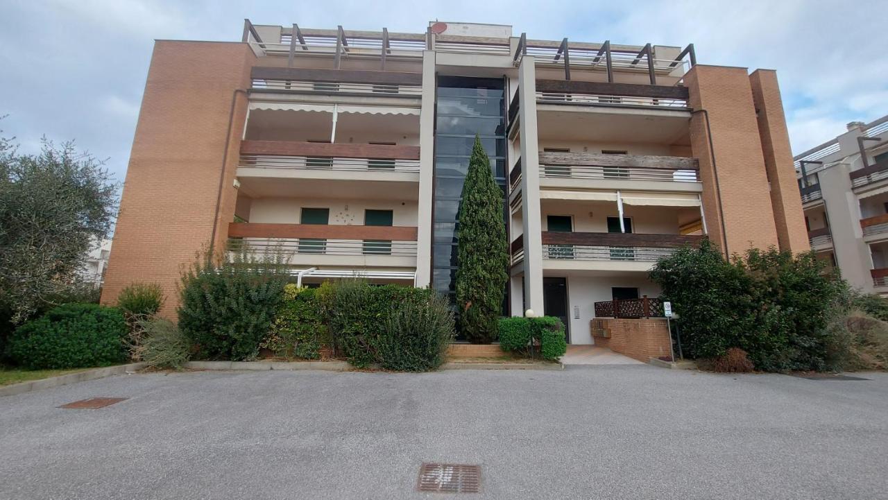 Appartamento Santa Costanza Con Piscina San Vincenzo Eksteriør billede